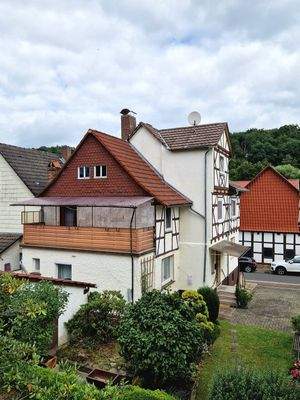 Rückseite mit Balkon