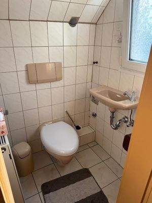 Innenansicht1a - Treppenhaus, sep. WC, DG-Bereich