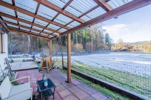 Westterrasse ( aus dem Esszimmer)