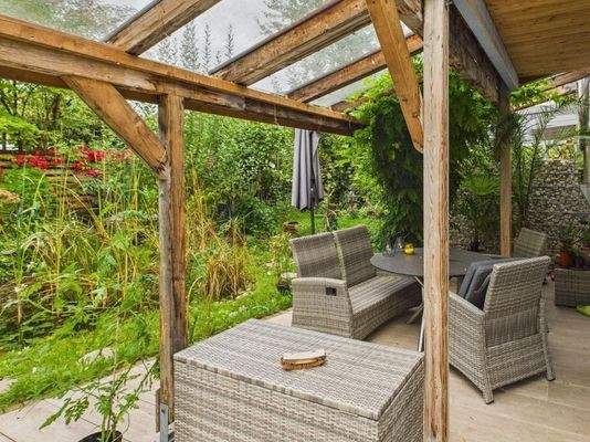 überdachte Terrasse