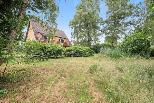 auf dem eigenen 1.211m²-Grundstück