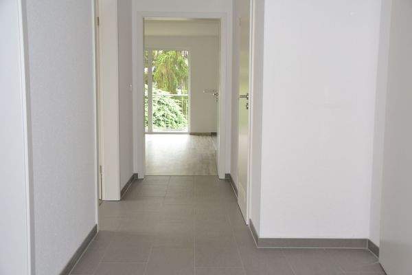 Flur - Wohnzimmer.JPG