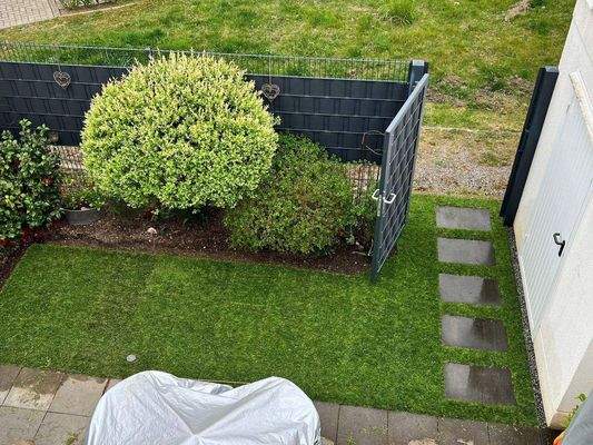 Garten mit Gartenhaus