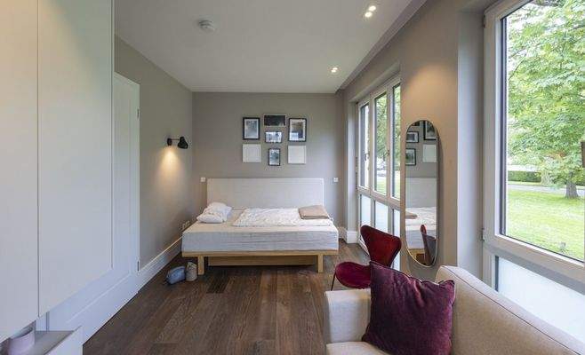 Gästezimmer/Büro mit Zugang zur Loggia Ansicht 2