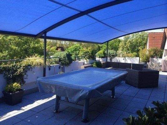 Sonnenterrasse mit hochwertiger Markise 