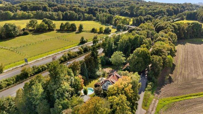 Luftbild mit Autobahn