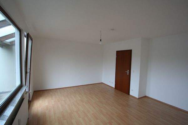 Schlafzimmer mit Balkon im I. OG