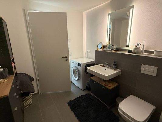 Ansicht II: Modernes Duschbad