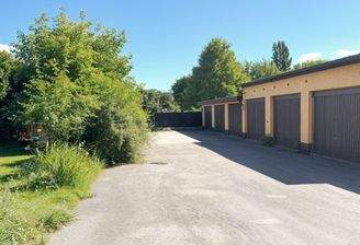 Grundstück mit Garagenhof