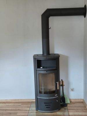 Gemütliches Heizen mit Holz möglich...