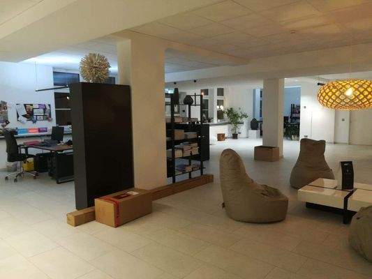 Büro-/Gewerbeeinheit