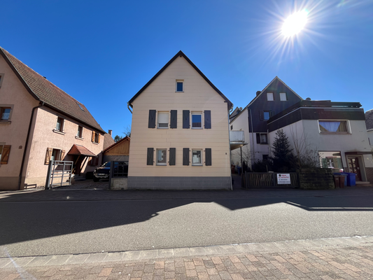 Straßenansicht Vorderhaus 