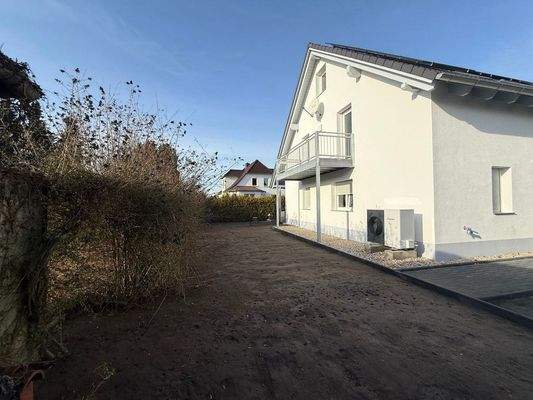 der zur Wohnung gehörende Garten 