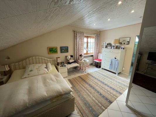 Schlafzimmer im DG