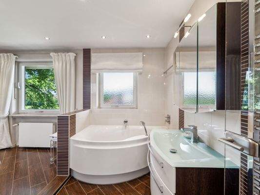 Bathroom - bathtub