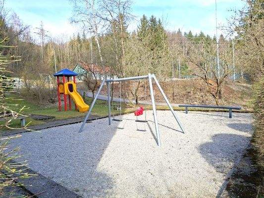 Spielplatz direkt am Haus