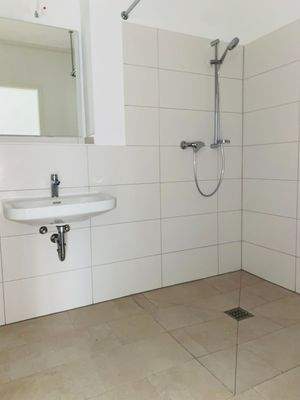 Modernes Badezimmer