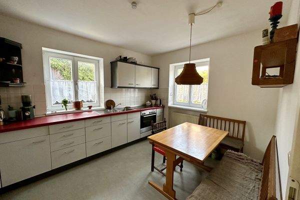 Küche mit Essbereich