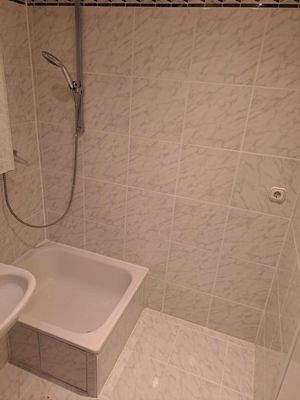 Dusche/Waschmaschinenplatz