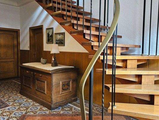 Treppenaufgang zum Obergeschoss