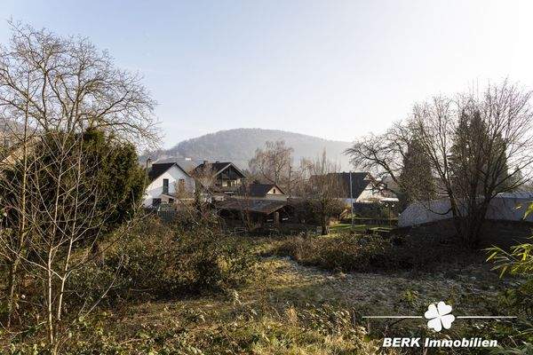 Garten mit Blick auf die Burg