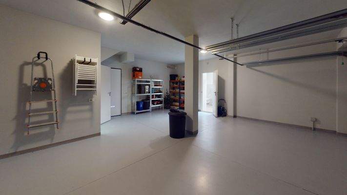 DP-66-28-Villa-a-schiera-di-testa-a-Salo-Garage.jp