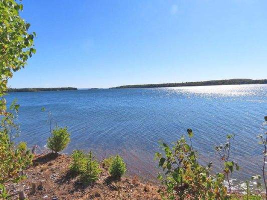 Cape Breton - Bras d`Or Lake - Tolles See-Ufergrun