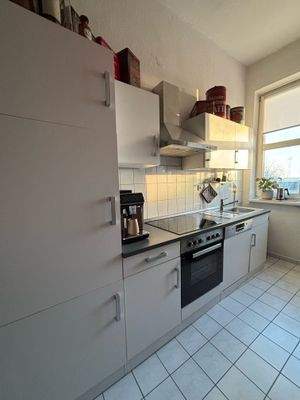 Küche kann vom Vormieter übernommen werden