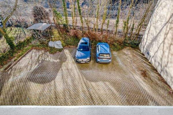 Abgeschlossener Innenhof mit eigenem Stellplatz