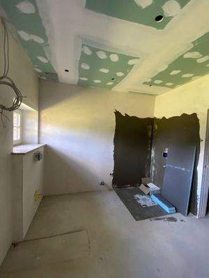 Wohnhaus links teilfertiggestellt