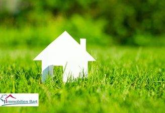 Bild_Grundstück_mit Logo