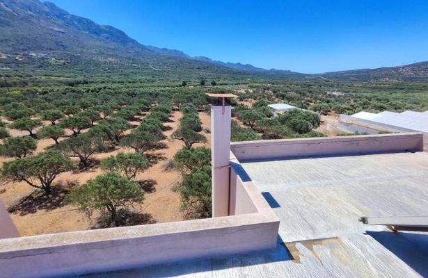 Kreta, Monastiraki: Großes Anwesen mit vielen Möglichkeiten zu verkaufen