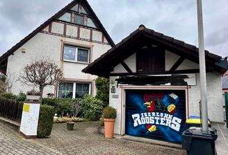 Ansicht/Garage 
es gibt noch eine 2. Garage links neben dem Haus