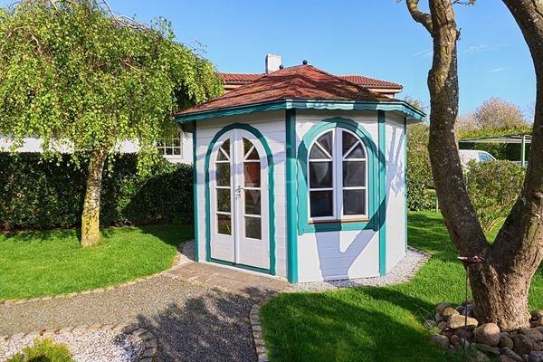 Gartenhaus mit Whirlpool
