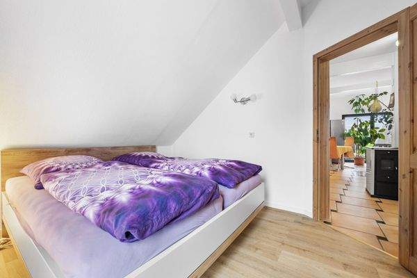 4dd679f2-b594-47da-a482-853a0a55195e