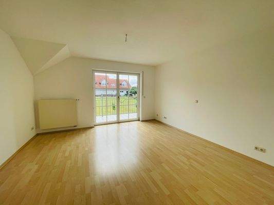 Schlafzimmer mit Südbalkon