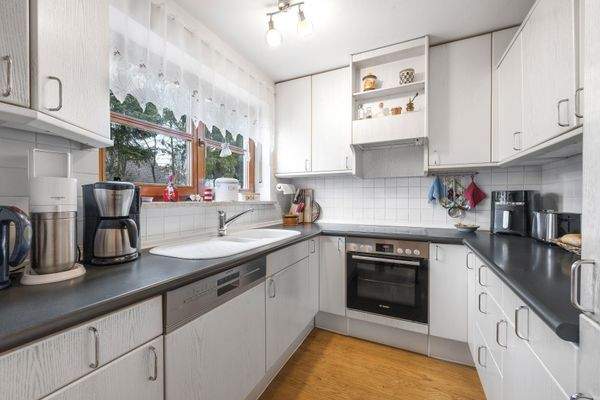 Geräumige Einbauküche