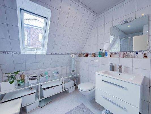 Badezimmer im Obergeschoss(2)
