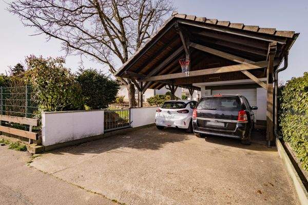 Garage und Carport