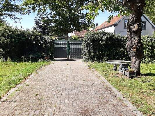 Garagen- u. Garteneinfahrt