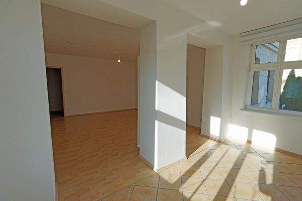 Blick aus der Loggia in den Wohnbereich