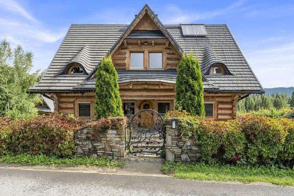 Großes Haus - Vorderansicht