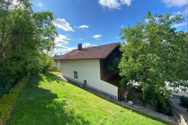 Ansicht mit rückwärtigen Garten