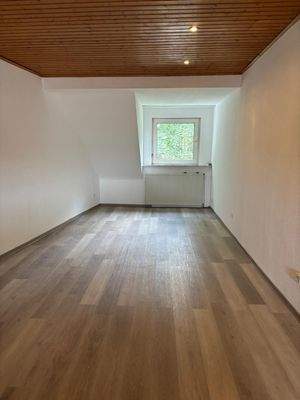 Helles Dachgeschosszimmer