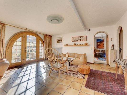 Foyer mit Blick zum  Wintergartenzimmer