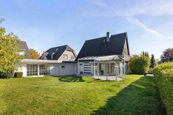 Gartenansicht zum Haus