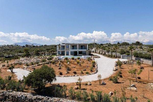 Kreta, Kefalas: Erstaunliche Steinvilla mit Meerblick und Pool zu verkaufen