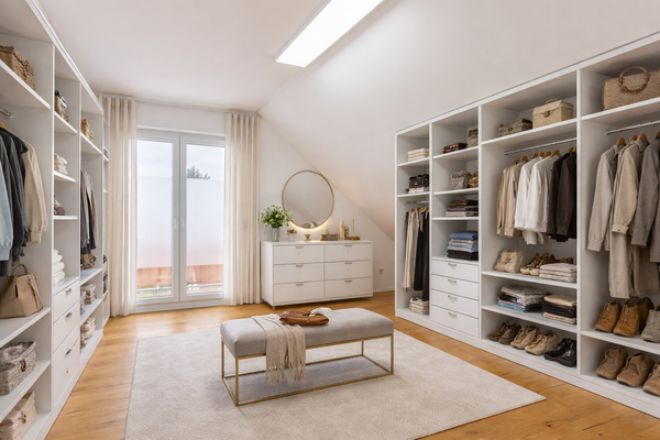 Ankleidezimmer virtuell eingerichtet