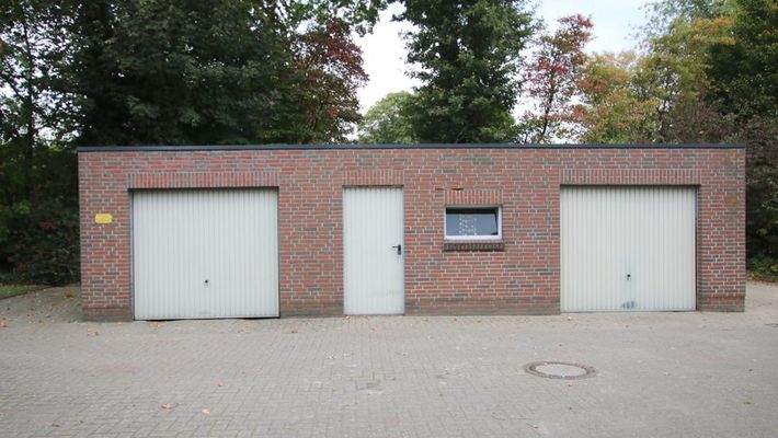 Garagengebäude mit gemeinschaftl. Abstellraum