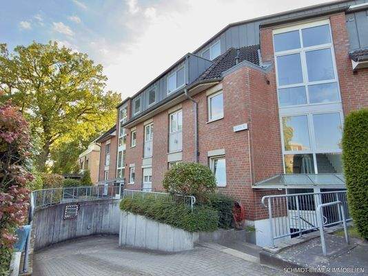 Eingangsbereich und TG-Zufahrt